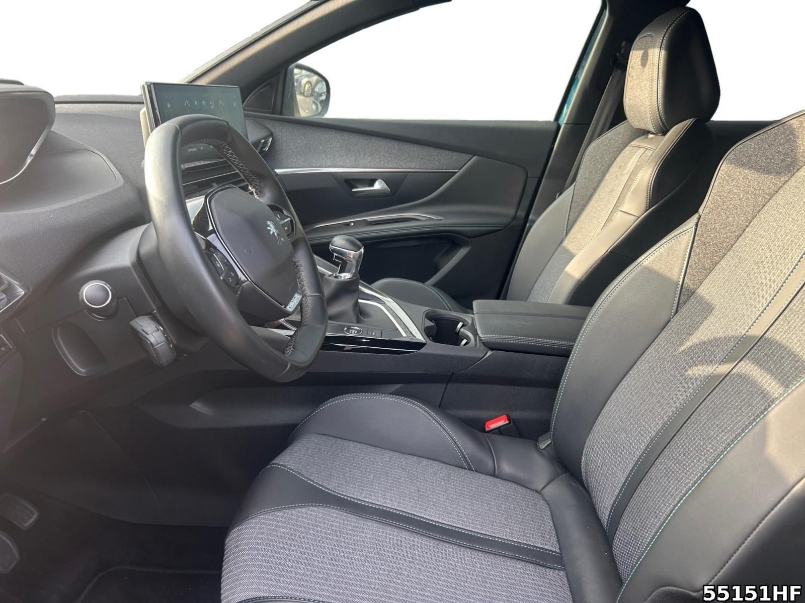 Fahrzeugabbildung Peugeot 3008 Allure Pack NAVI+SHZ+LED+CARPLAY
