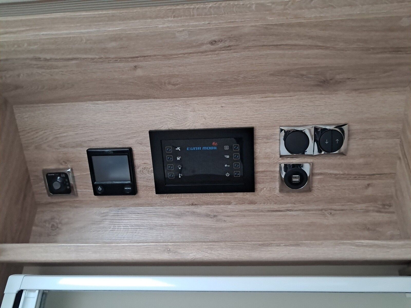 Fahrzeugabbildung Eura Mobil Integra Line 720 EF Solar/Mark./SAT+TV/Klima