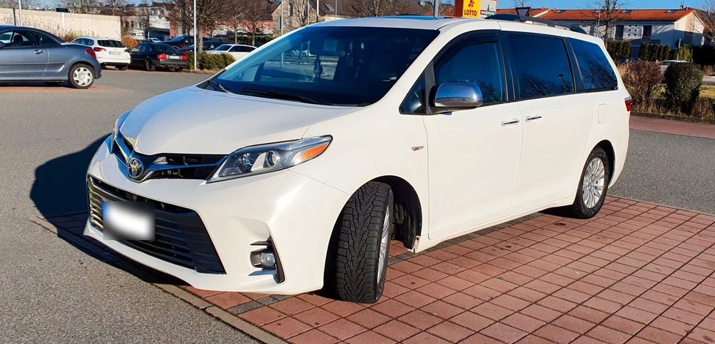 Image of Toyota Sienna