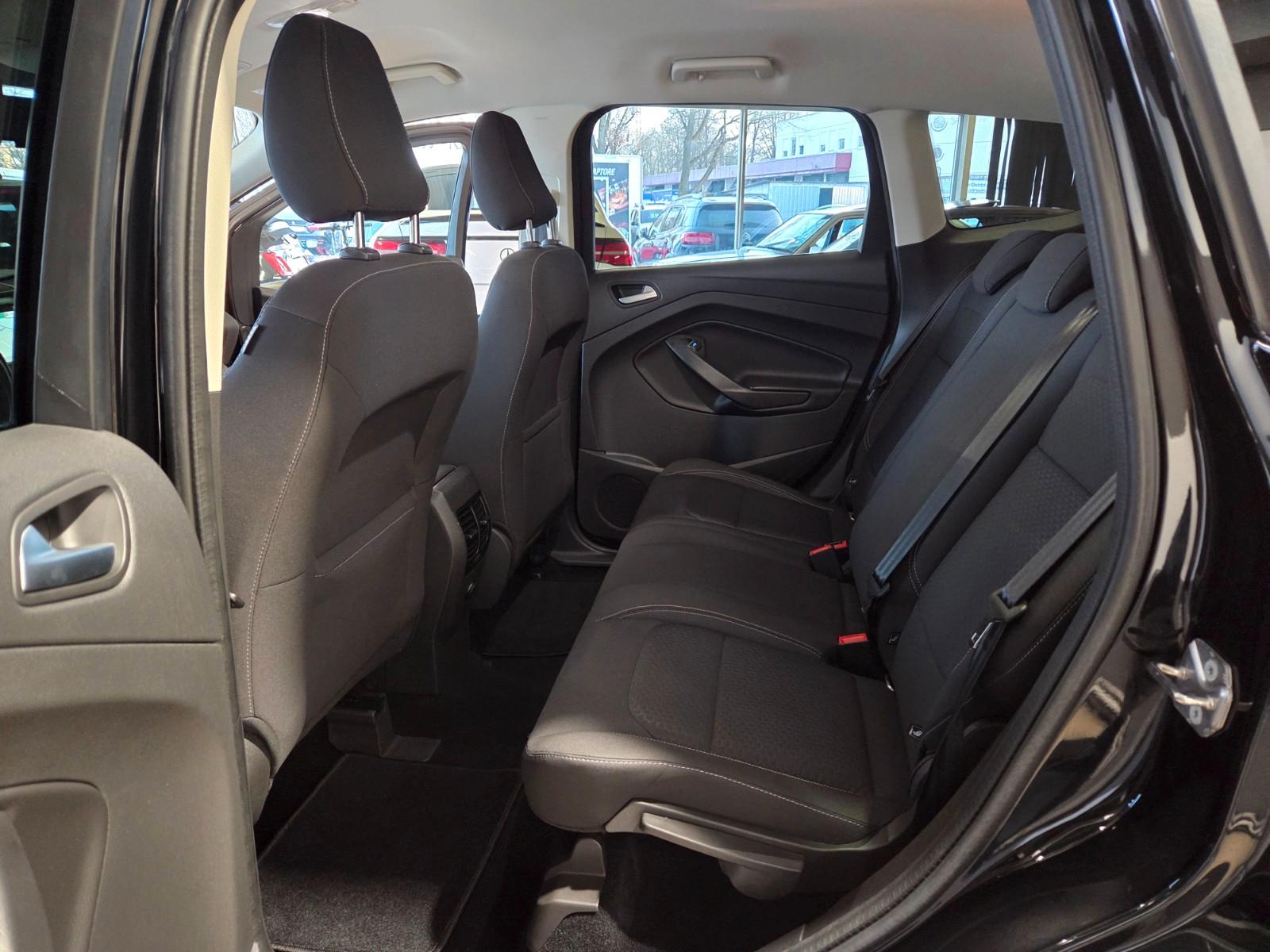 Ford Kuga Cool & Connect