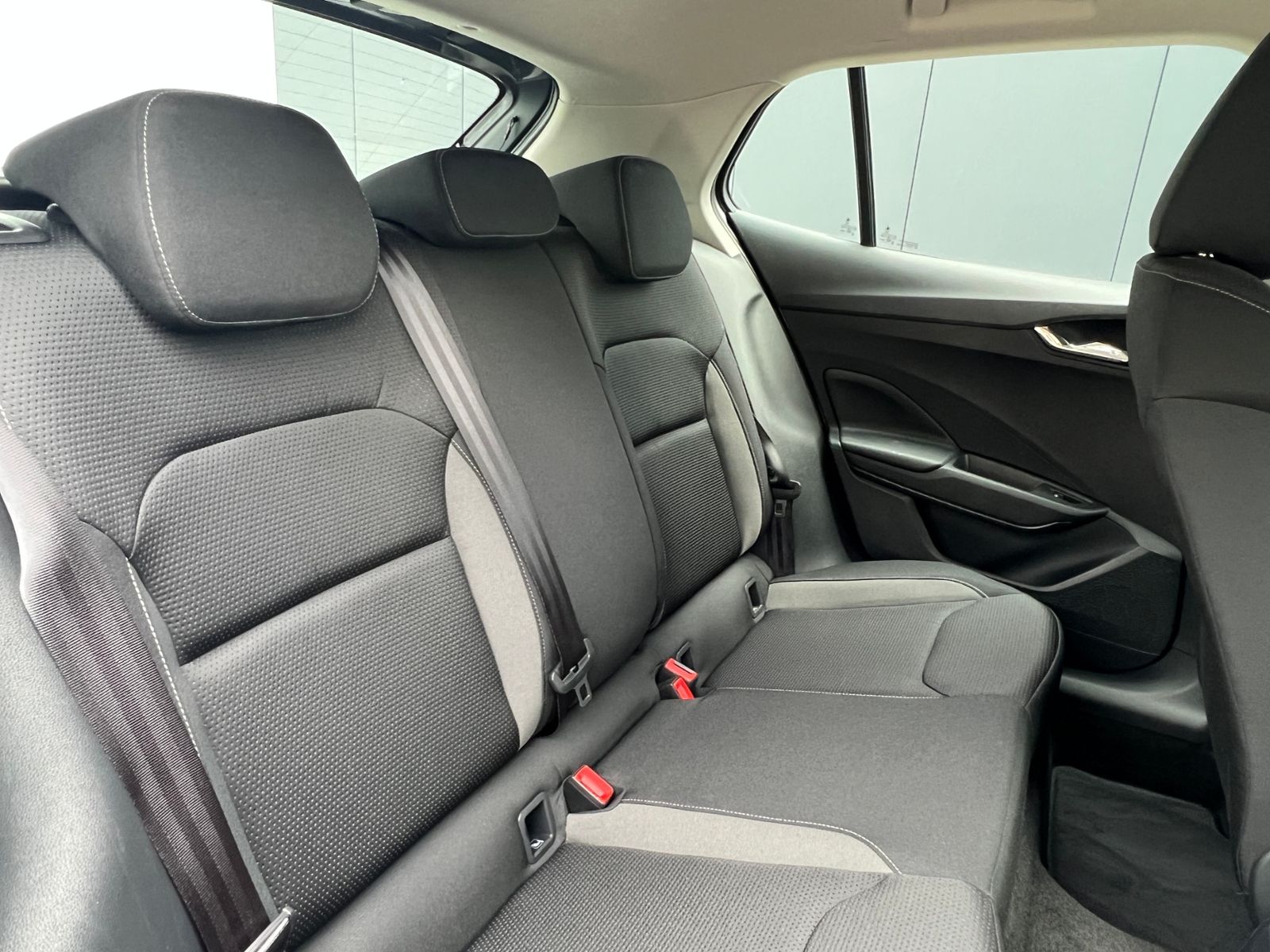 Fahrzeugabbildung SKODA Fabia Tour 1.0 TSI *AHK, LED, Climatronic, 16"-L