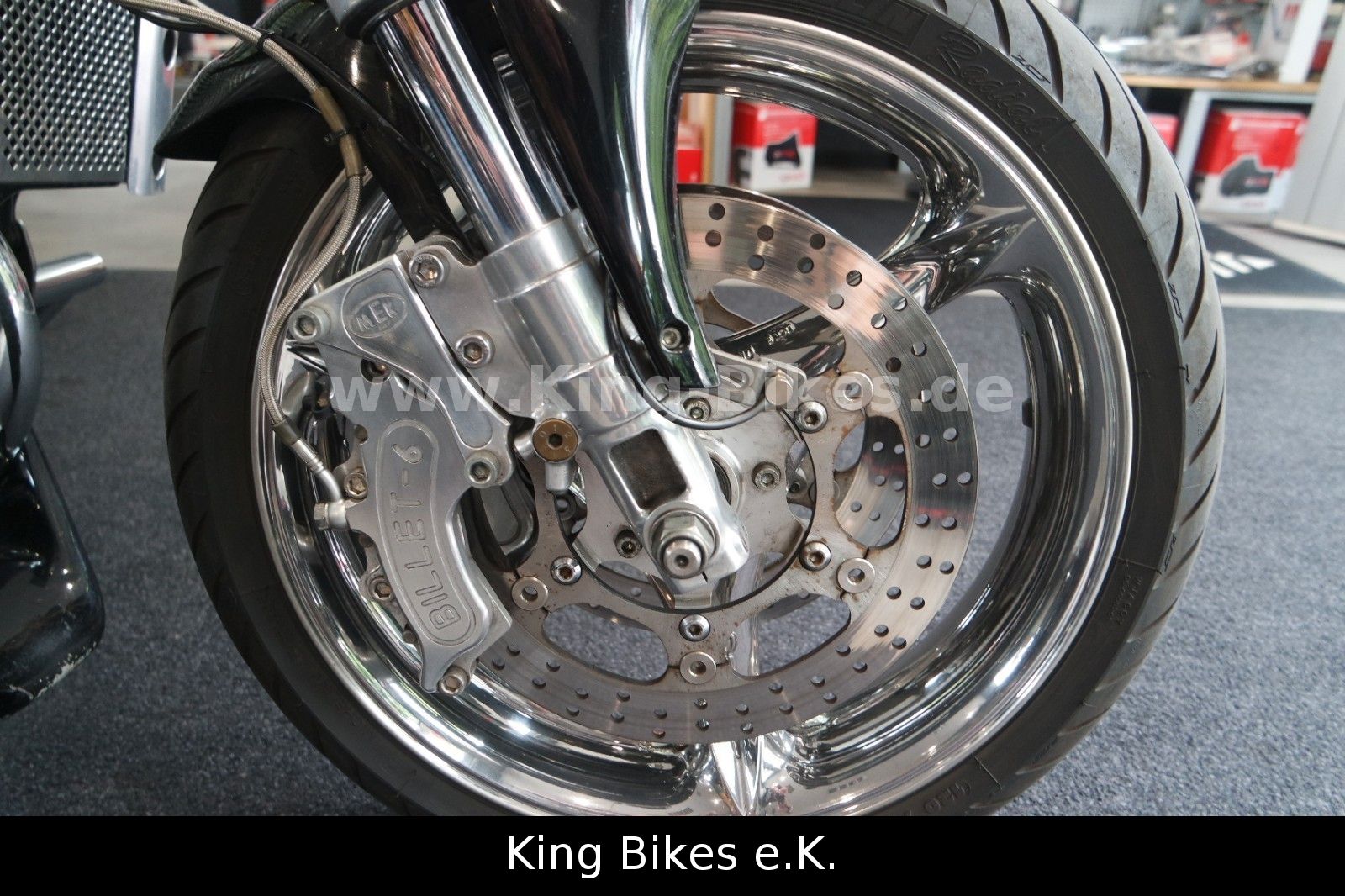Fahrzeugabbildung Yamaha Vmax 1200 - Billet - White Power - Supertrapp