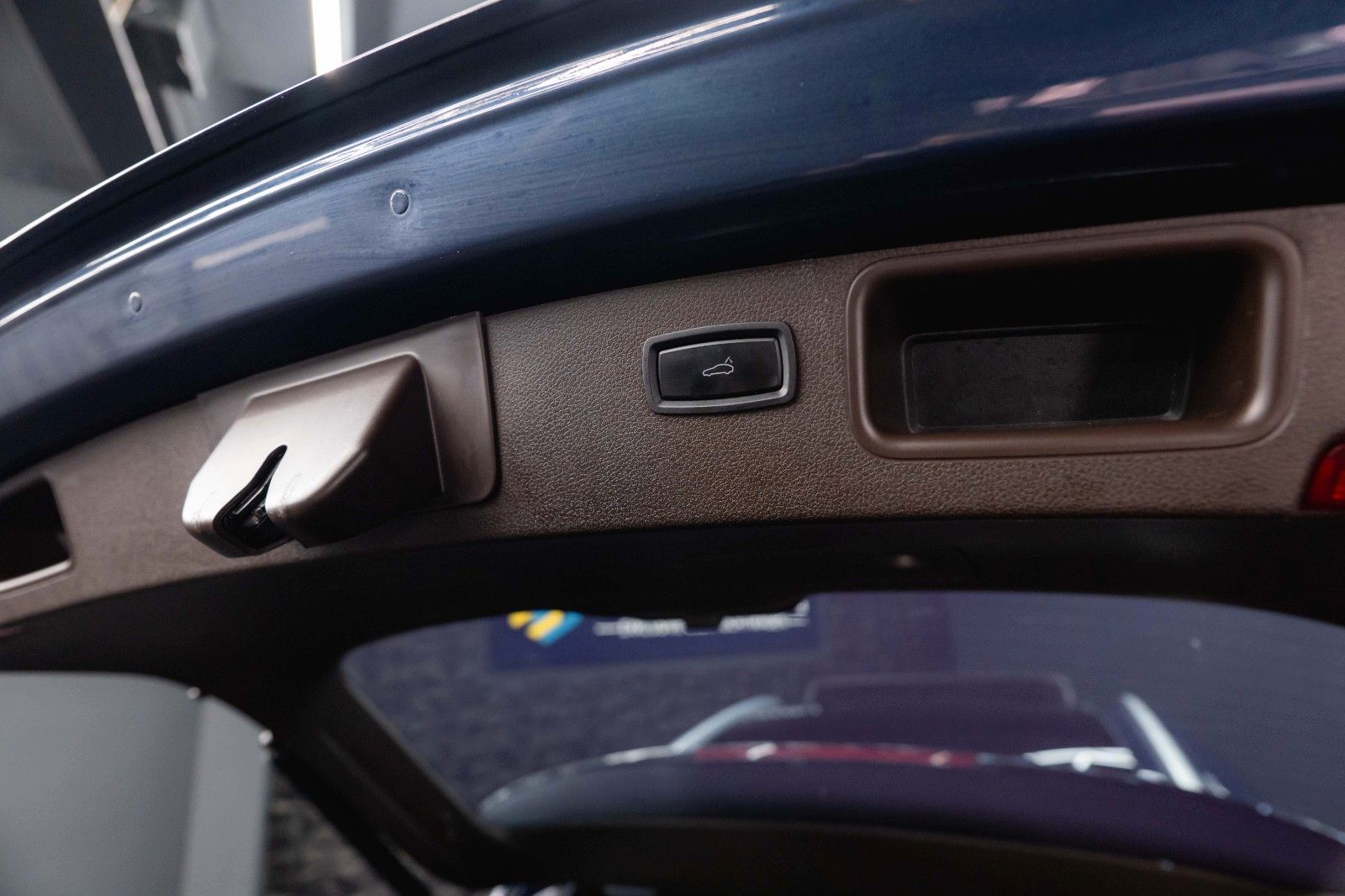 Fahrzeugabbildung Porsche Macan Turbo Sport-Design Chrono+ *Pano*DAB*LED*