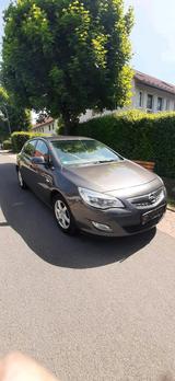 Opel Astra J /Lim. /1.6 l 16V / 116 PS / 7... - Opel Astra aus 2010: 1.6