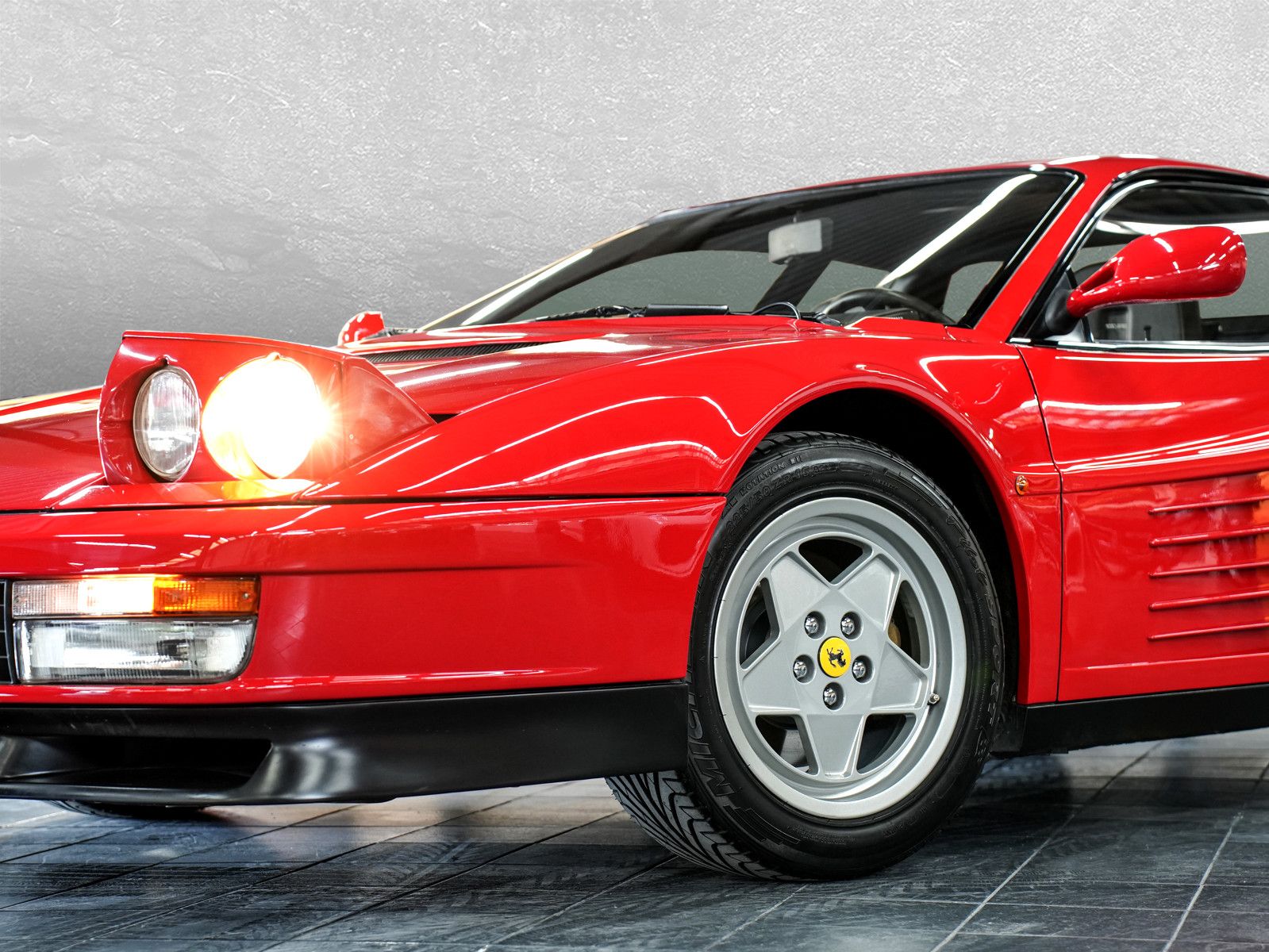 Fahrzeugabbildung Ferrari Testarossa - 38000 Km | im sehr guten Zustand!