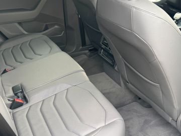 Volkswagen Touareg - 7