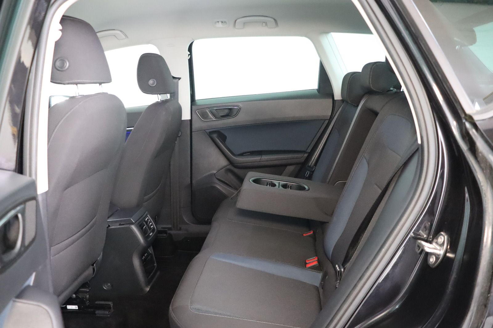 Fahrzeugabbildung SEAT Ateca 2.0 * Navi * LED * ACC * AHK