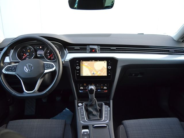 Passat Variant 2.0 TDI Business AHK/LED/NAVI+VZE