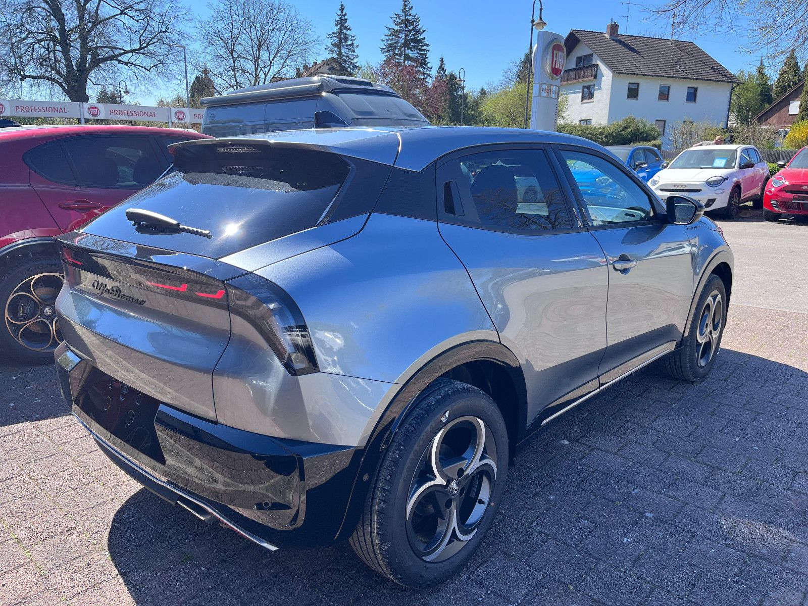 Fahrzeugabbildung Alfa Romeo Junior Ibrida 1.2 VGT -Hybrid 107 Sport Speciale
