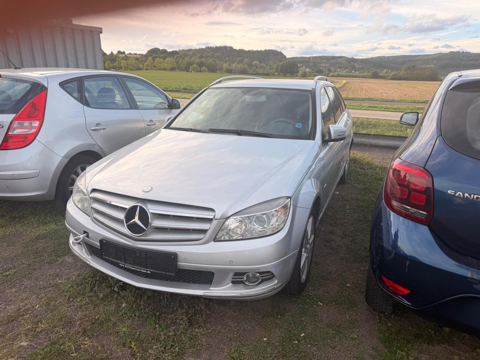 Mercedes-Benz C220 2011 — вигляд ззаду