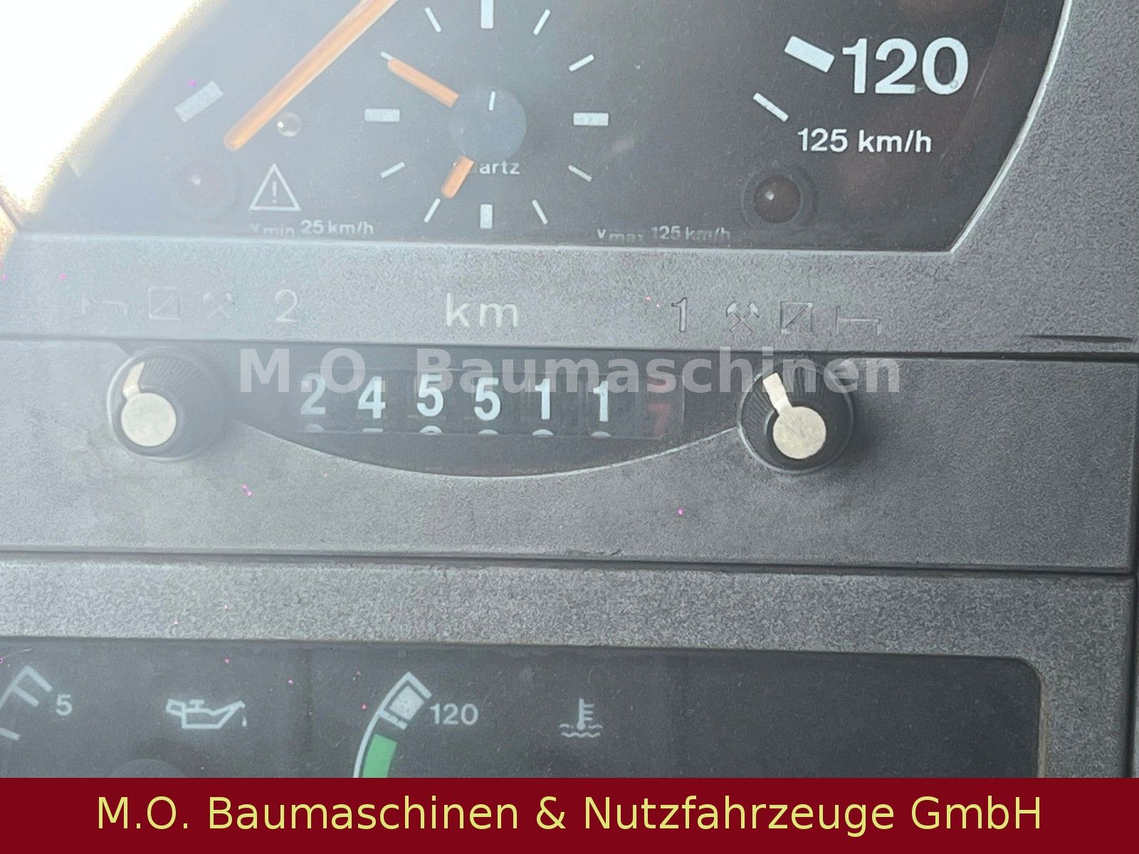 Fahrzeugabbildung MAN 27.403 Silent/6x4 Blatt Saugu.Druckwagen/Kroll