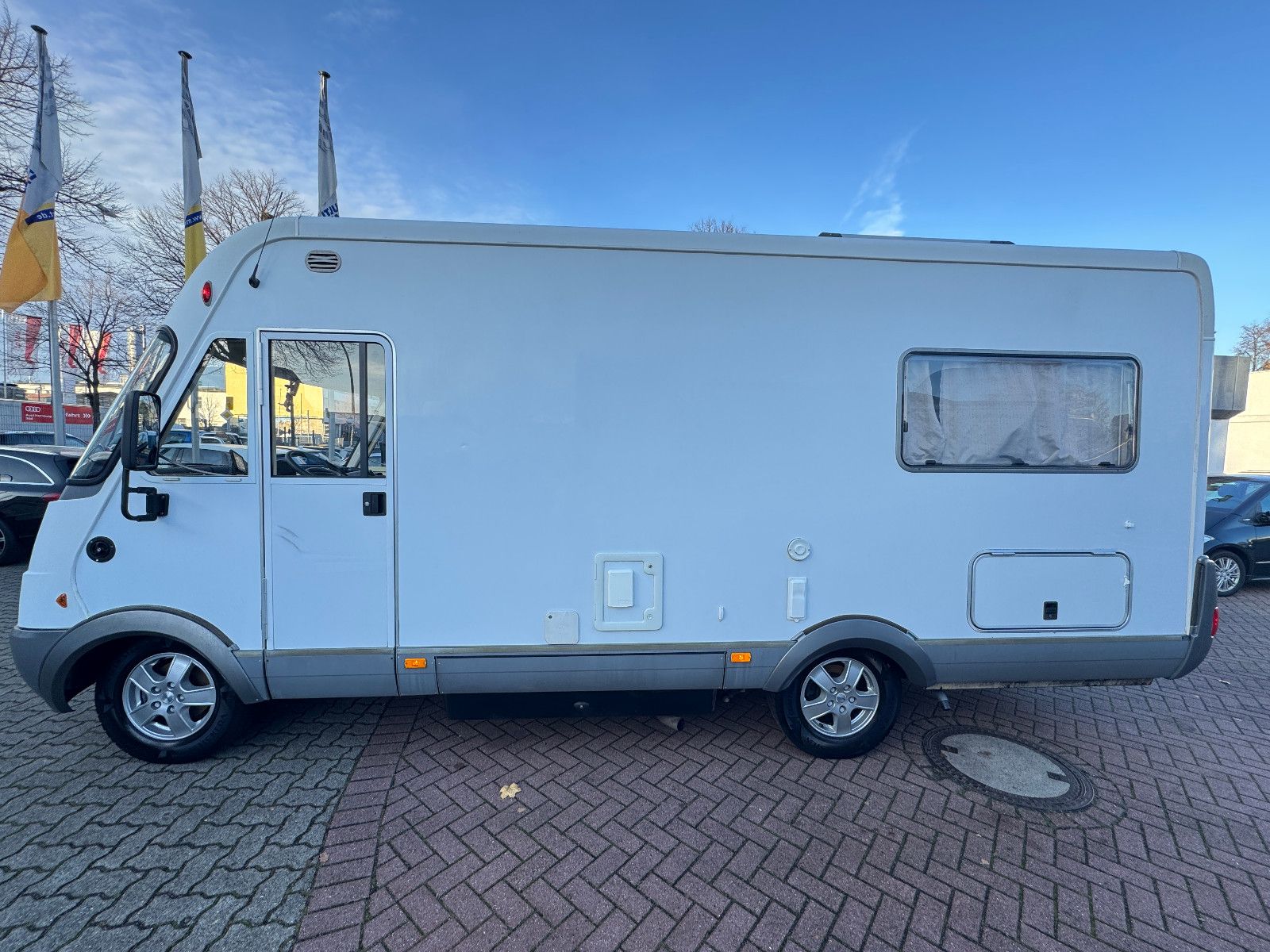 Fahrzeugabbildung HYMER / ERIBA / HYMERCAR B634 FIAT ALKO DPF LOUNGE DACHKLIMA SOLAR AUTSAT