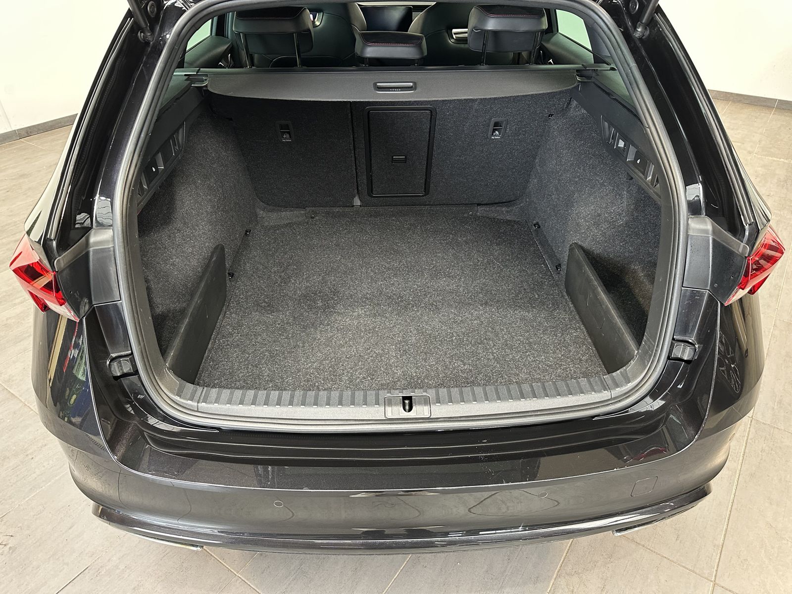 Fahrzeugabbildung SKODA Octavia Combi 2.0 TDI DSG 4x4 RS NAV+LED+ACC+AHK