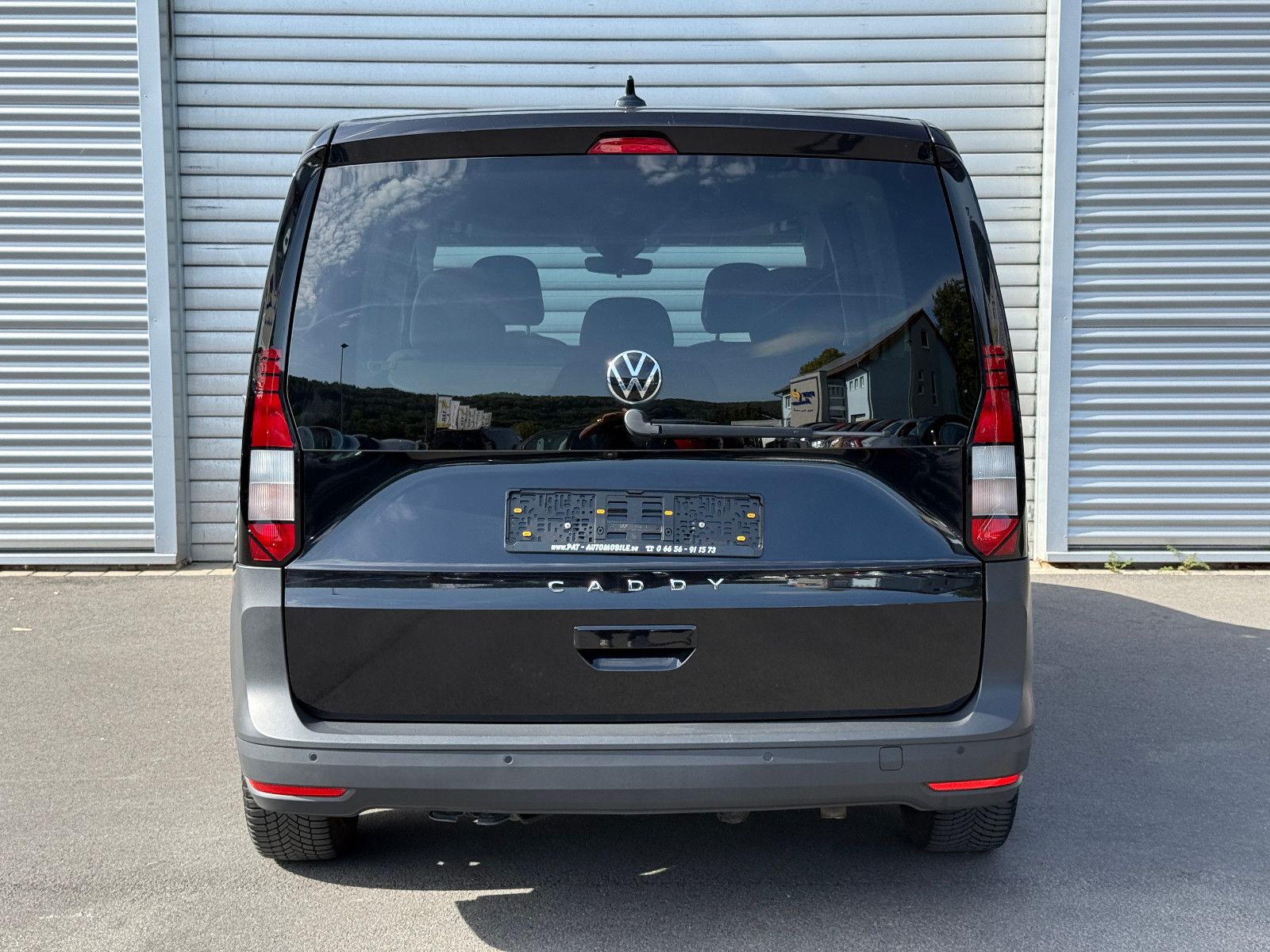 Fahrzeugabbildung Volkswagen Caddy 2.0 TDI DSG AHK DAB GRA Navi Kamera SHZ