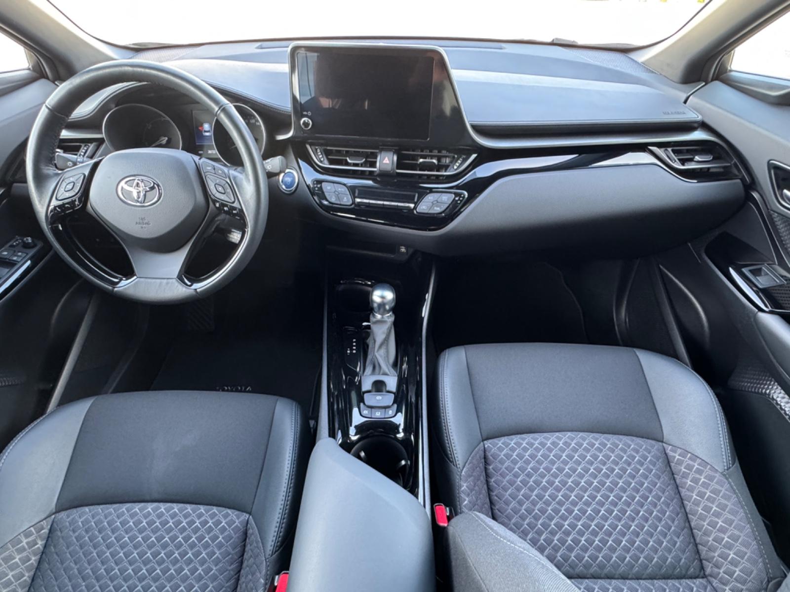 Toyota C-HR Hybrid Team Deutschland Edition