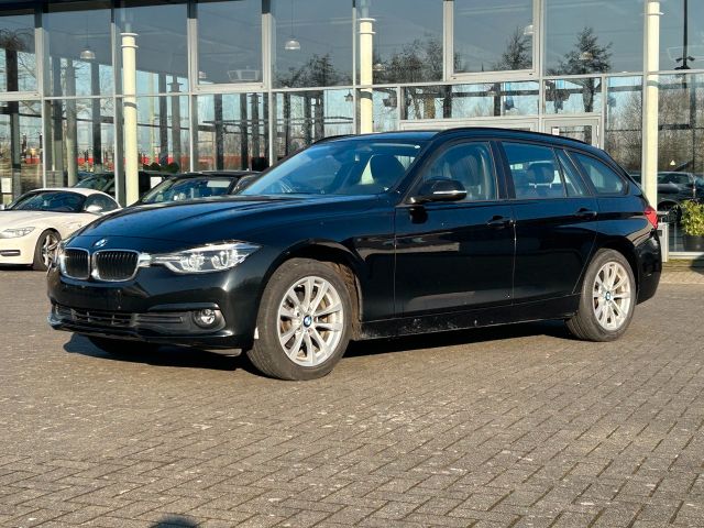 BMW 318d xDrive Touring Advantage / AHK