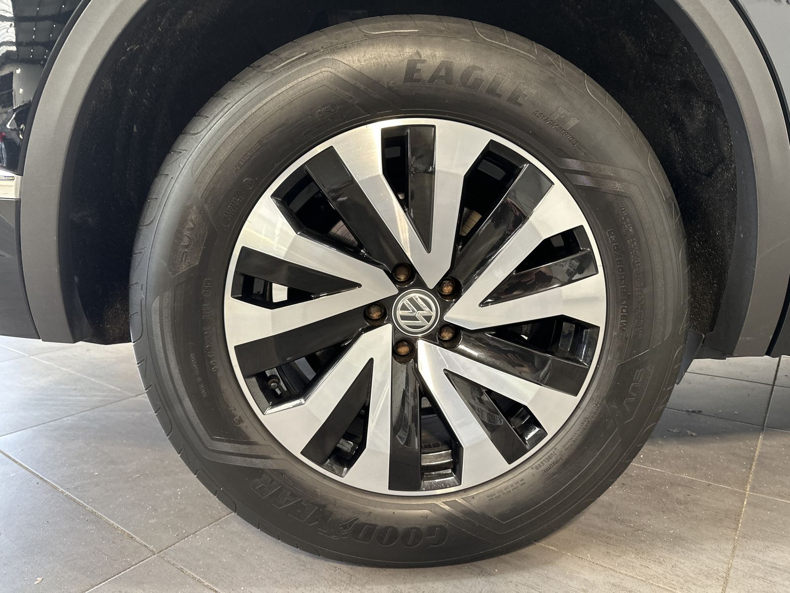 Fahrzeugabbildung Volkswagen Touareg 3.0 TDI Elegance 4Motion NAV+LED+PANO+PP