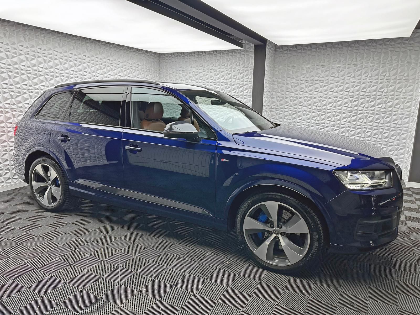 Fahrzeugabbildung Audi Q7 SQ7 50 TDI S-LINE/MATRIX/ACC/LUFT/STHZ/NIGHT
