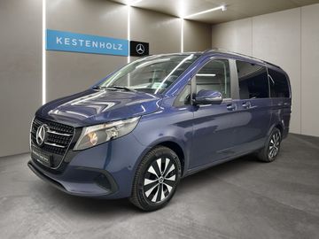Mercedes V 220 - 2