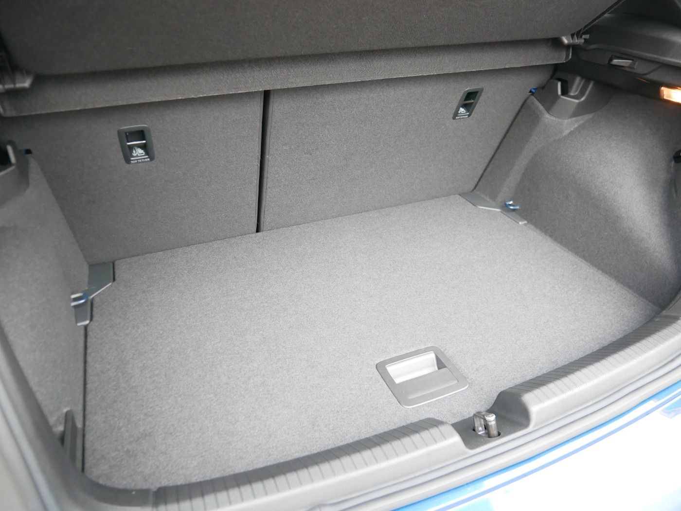 Fahrzeugabbildung Volkswagen Polo -VI 2.0 TSI GTI NEU43T DSG DACH MATRIX ACC