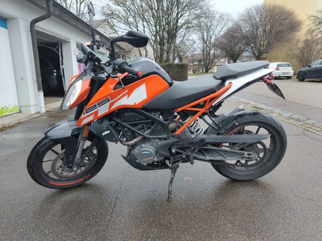 KTM Duke 125