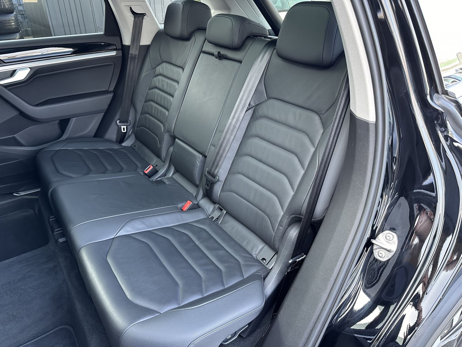 Fahrzeugabbildung Volkswagen Touareg 3.0 TDI Elegance 4Motion NAV+LED+PANO+PP