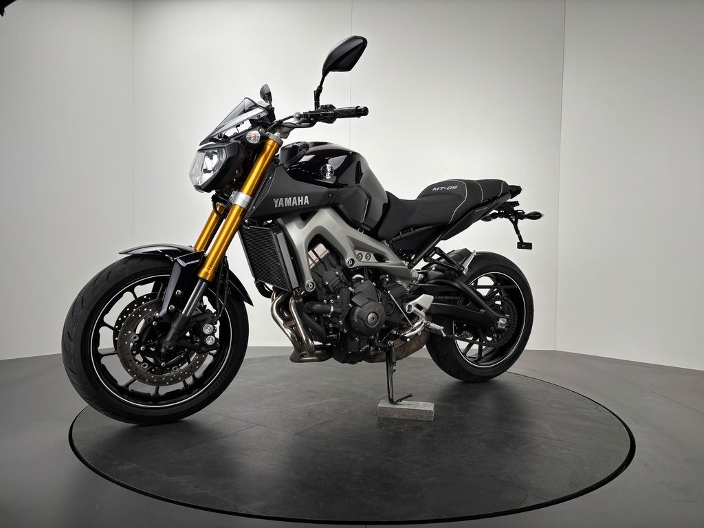 Fahrzeugabbildung Yamaha MT-09 *TOP-ZUSTAND *2. HAND *SERVICE NEU