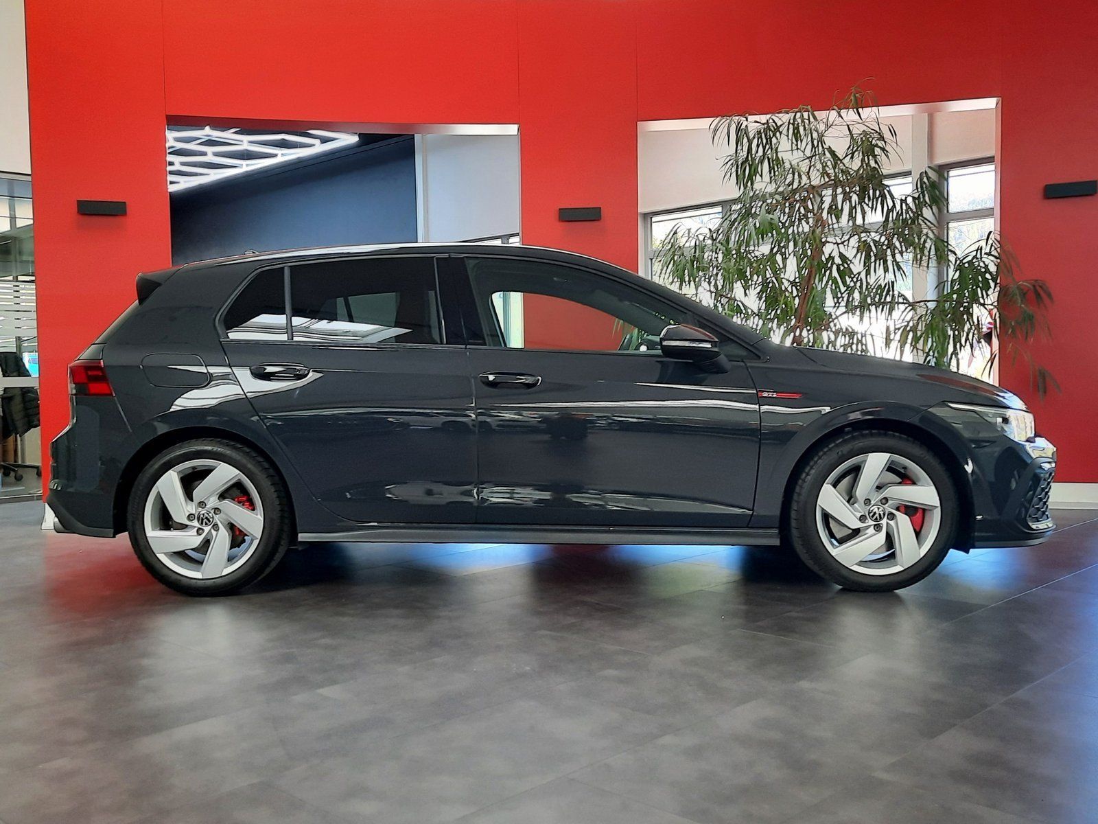 Fahrzeugabbildung Volkswagen Golf GTI *LED*PDC*Sitzhzg*App*ACC*DAB*LaneAssist