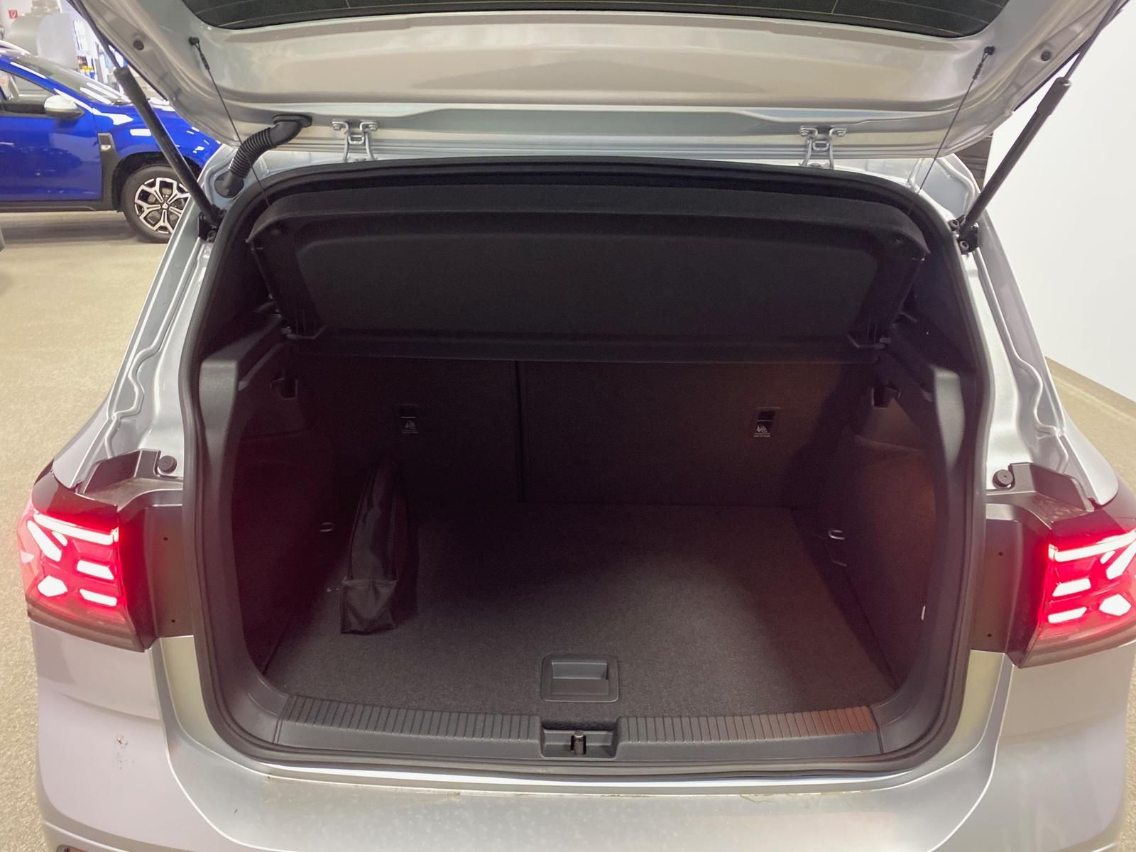 Fahrzeugabbildung Volkswagen T-Cross 1.0 TSI DSG R-Line BLACKSTYLE+MATRIX+AHK