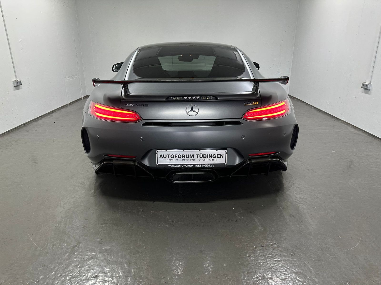 Fahrzeugabbildung Mercedes-Benz AMG GT R 4.0 V8  *KERAMIK*CARBON*PERF.-SITZ*