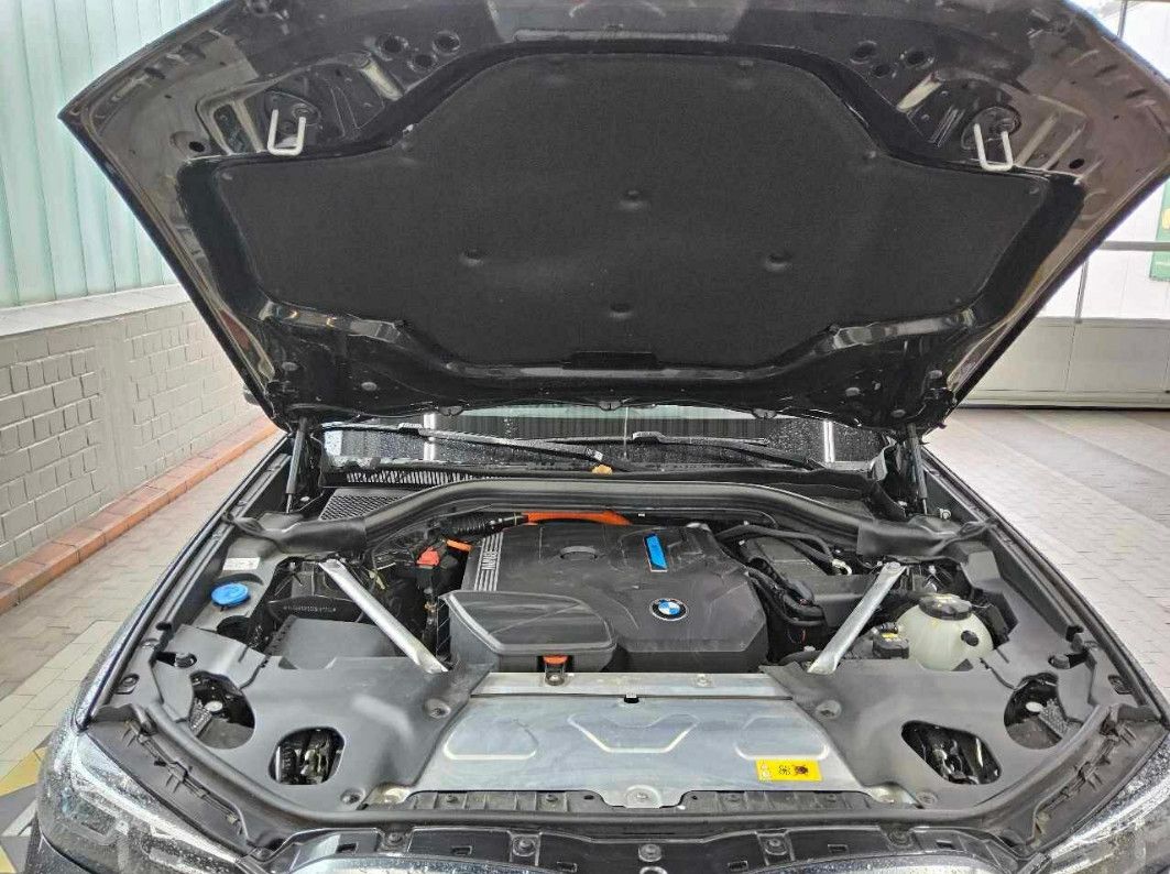 Fahrzeugabbildung BMW X3 xDr. 30e LED+/NAVI+/VIRTU/HIFI/SHZ/RFK/AHK/8F