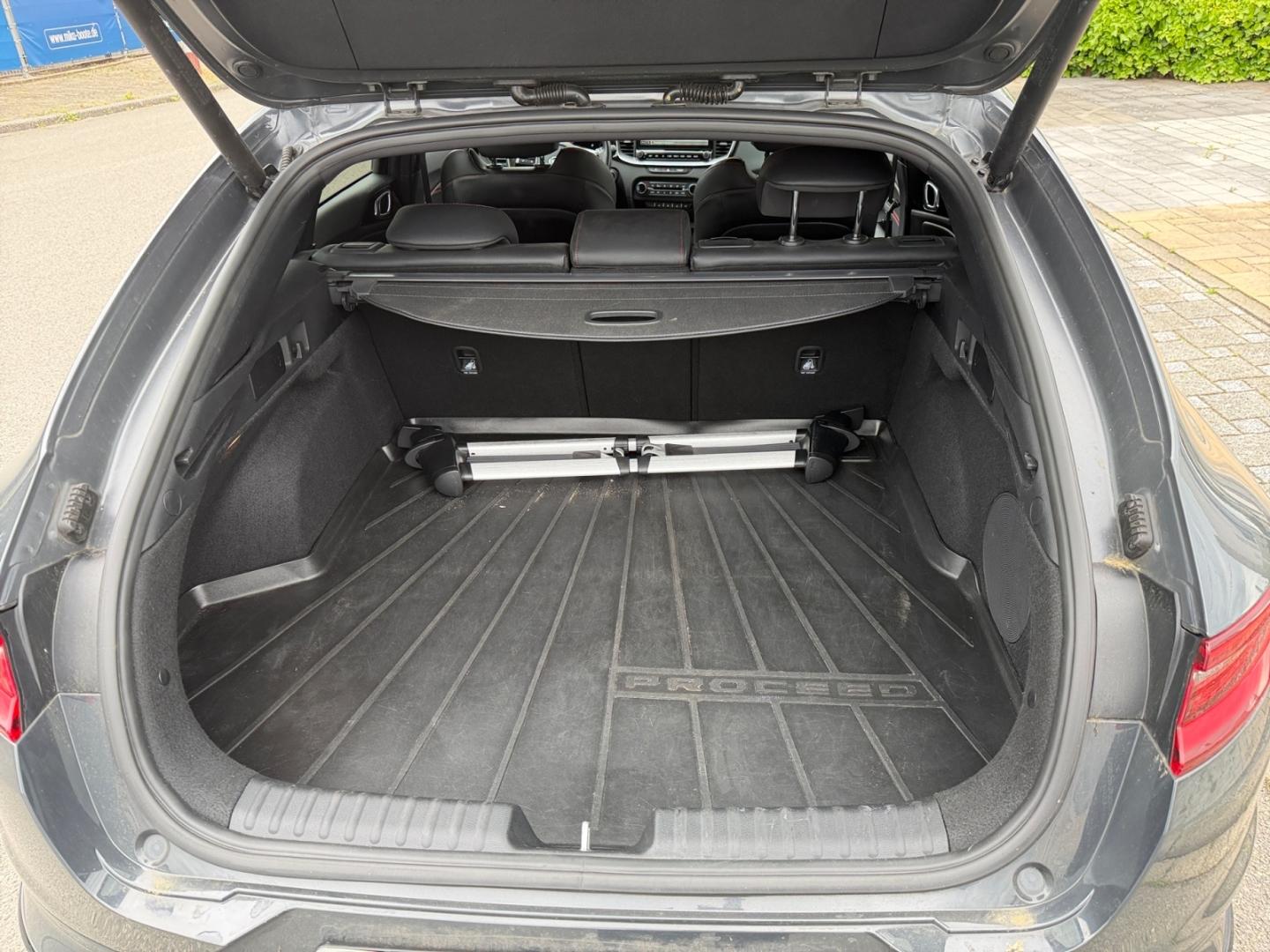 Kia ProCeed GT 1.6T-Gdi DCT7 Navi Klimaautom SHZ PDC
