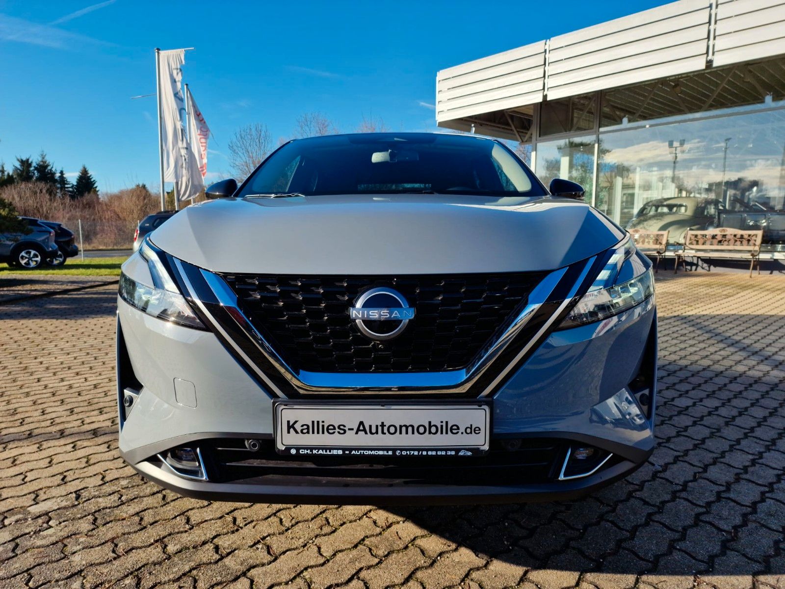 Fahrzeugabbildung Nissan Qashqai 1.3 AT N-Connecta elHECKKLAPPE+12,3"NAVI