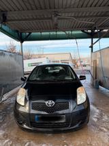 Toyota Yaris mit neue TÜV - Toyota Yaris Gebrauchtwagen in Kassel