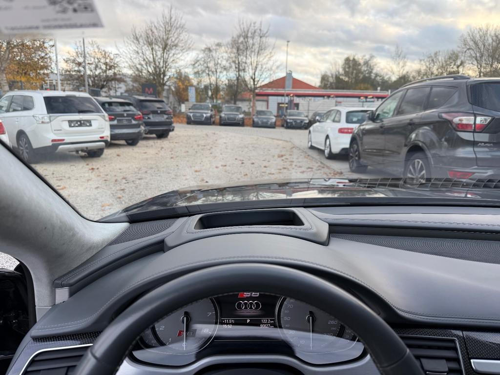 Audi S8