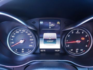 Fahrzeugabbildung Mercedes-Benz C 180 T 7G-TRONIC Avantgarde LED COMAND PARKASSI