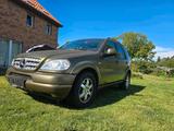 Mercedes-Benz Mercedes Benz ML 430 - Mercedes-Benz ML 430 mit Benzin-Antrieb