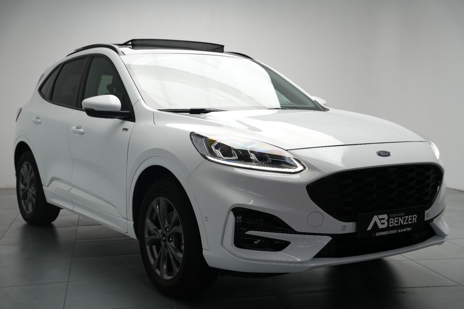 Fahrzeugabbildung Ford Kuga *ST-Line X*Panorama*HUD*Kamera*PlugInHybrid