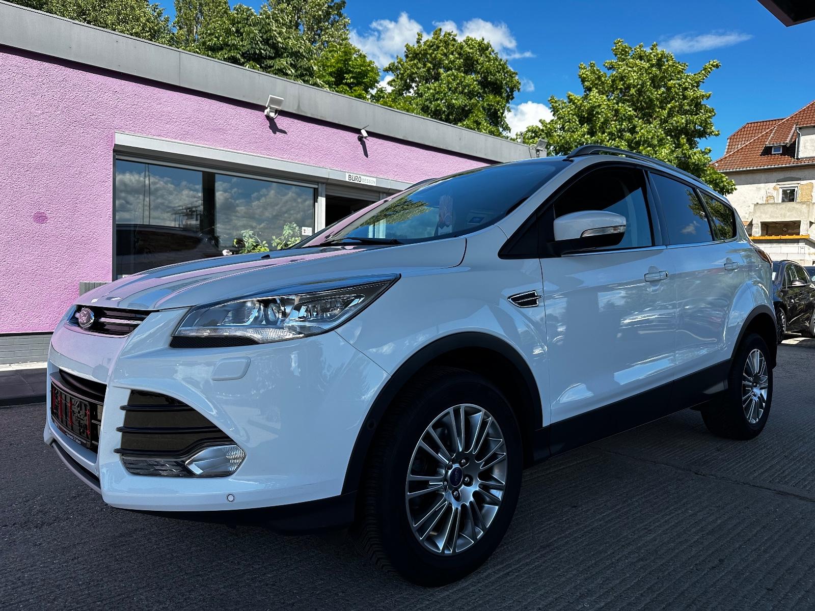Ford Kuga Titanium "Leder"AHK"PDC"SHZ"HU/AU neu"