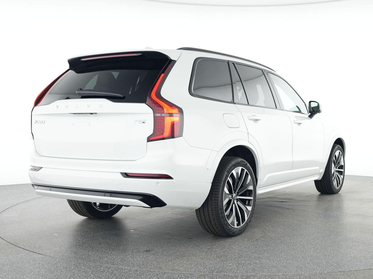 Volvo XC90 T8 Plus Dark Recharge Plug-In Hybrid AWD