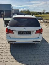 Mercedes-Benz E 500 4MATIC T AVANTGARDE AVANTGARDE - Mercedes-Benz E 500: 4matic