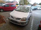 Nissan almera tino 1.8 - Nissan Almera Tino aus 2002