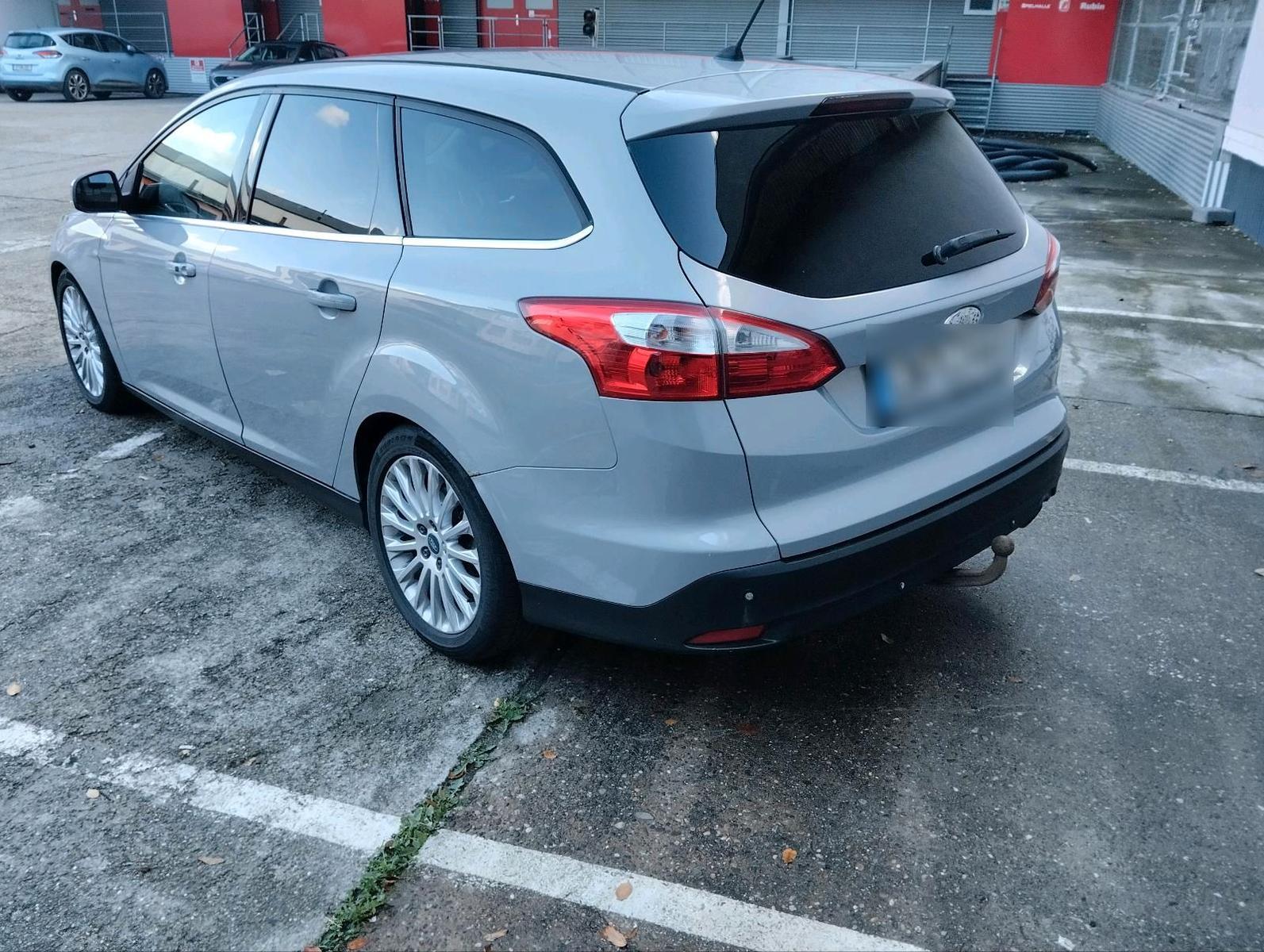 Ford Focus 2012 — engine 163 HP (120kW)