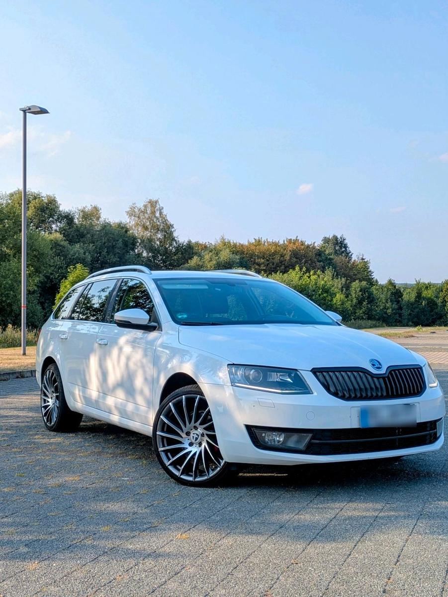 Skoda Octavia 2015 — interior