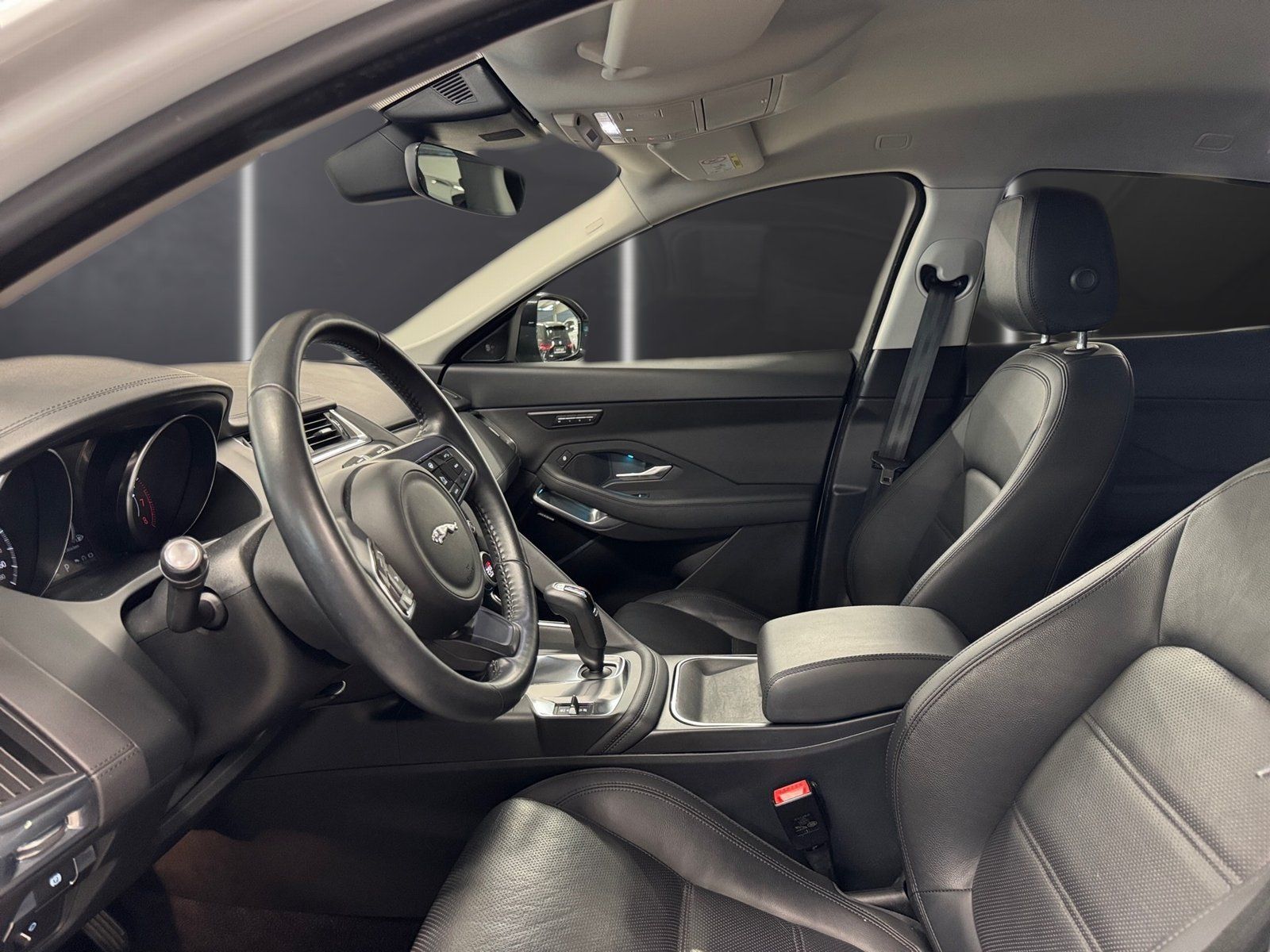 Fahrzeugabbildung Jaguar E-PACE P200 SE AWD*ACC*LED*Navi*Memory*360°*PDC
