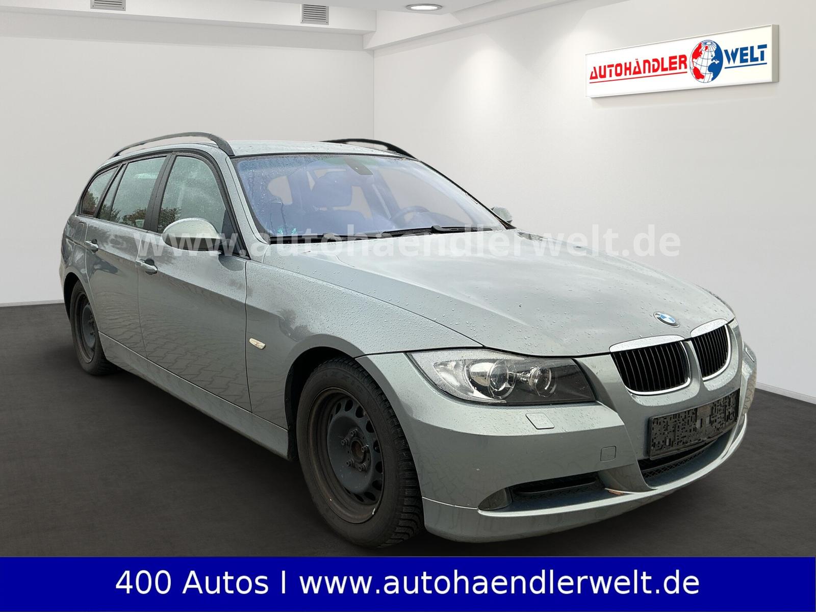 BMW 318 2008 — салон