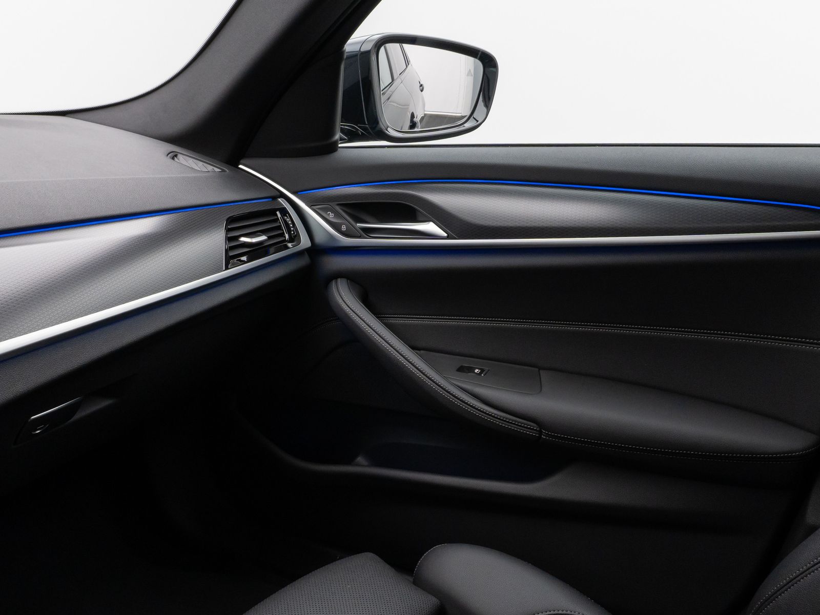 Fahrzeugabbildung BMW 530d xD M Sport Kamera Laser HUD DAB AHK Komfort