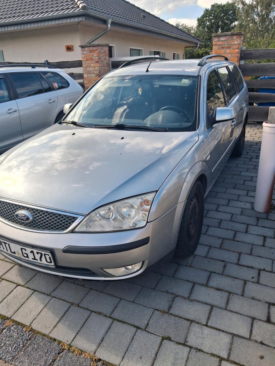 Ford Mondeo 2005 — rear view