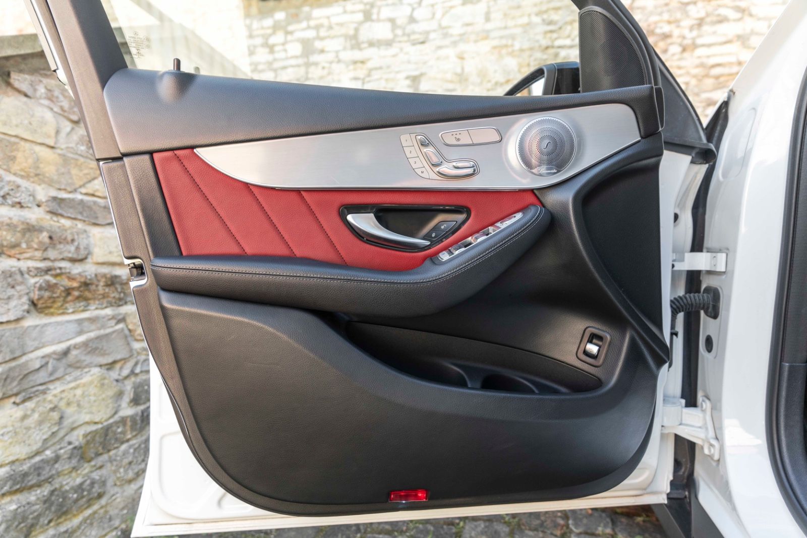 Fahrzeugabbildung Mercedes-Benz GLC 300 AMG-LINE BURMESTER LED 360° SHZ PANO