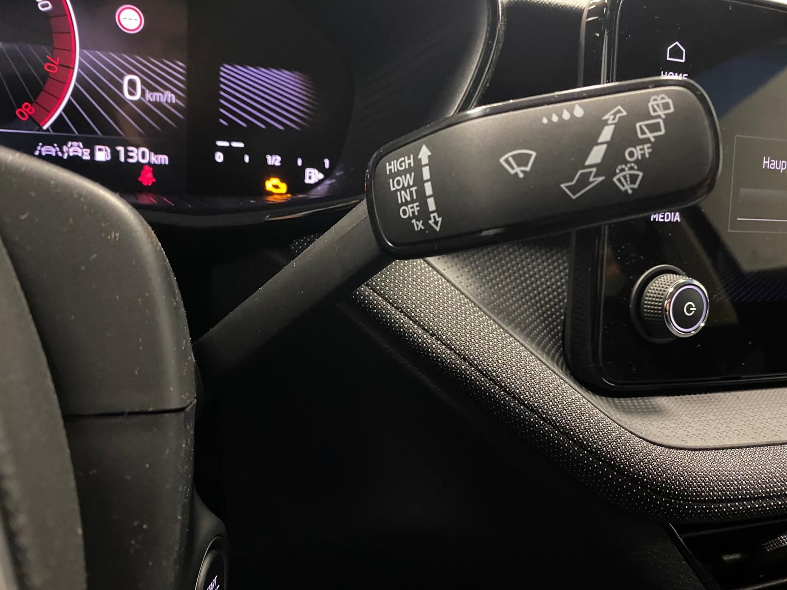 Fahrzeugabbildung SKODA Fabia 1.0 TSI DSG Selection APP+RFK+KLIMA+GA2031